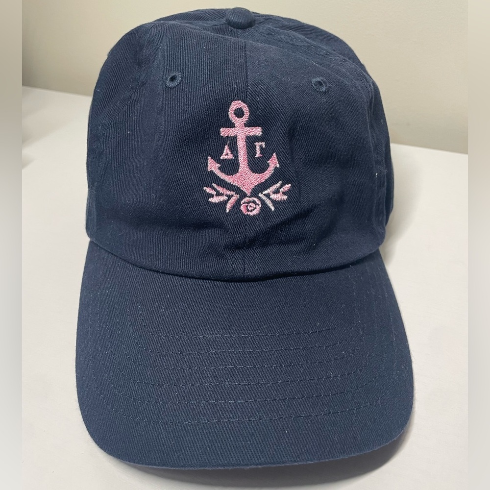 NWOT Delta Gamma Hannah’s Closet Anchored in DG Embroidered Baseball Cap - Navy